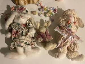 lot 257 image: Easter Lot