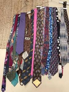 lot 277 image: Mens Ties