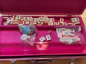 lot 281 image: Mahjong Set