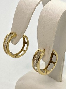 lot 361 image: 14K and Diamond Baguette Earrings