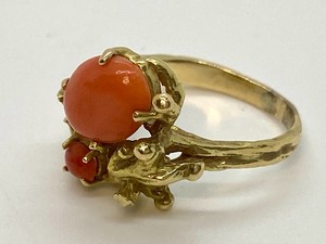lot 362 image: 14k and Coral Ring