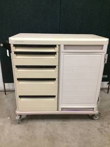 lot 4 image: MSRP $7700&nbspMetro&nbspStarsys Mobile Workstation SupplyExchange Cart (1st Pic Is A Stock Pic) Rest Is Actual Cart -5 Drawers 3 Shelves Inside Cabinet Microban antimicrobial protection will not rustdentchip easily cleaned &ampdecontaminated