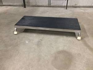 lot 21 image: Medical Systems Surgical Step Stool
