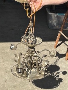 lot 16 image: Vintage Chandelier