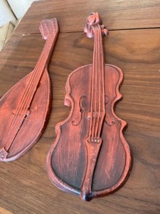 lot 42 image: Mid Century Royal Mandolin and Violin Metal Wall Hangings 