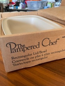 lot 50 image: Pampered Chef Rectangular LidBowl