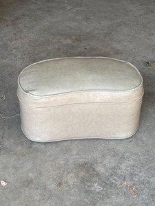 lot 53 image: Vintage Vinyl Footstool