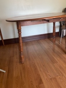 lot 62 image: Round Drop Leaf Maple Table