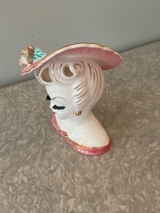 lot 68 image: Vintage Lefton Woman Wearing Hat
