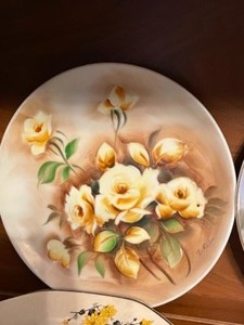 lot 107 image: Decorative Plates