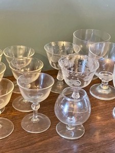 lot 109 image: Variety of Glassware, Antique and Modern