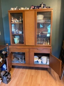 lot 117 image: Mid Century Hutch