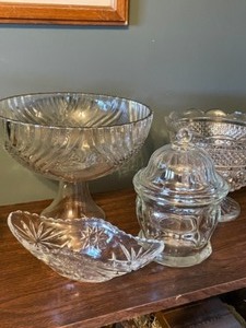 lot 120 image: Glassware Serving Dishes, Candy Dish with Lid