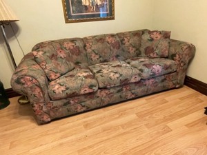 lot 129 image: Sleeper Sofa