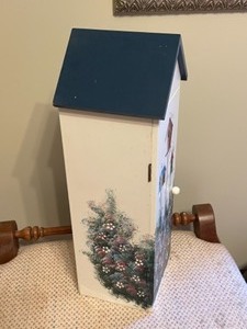 lot 127 image: Birdhouse Shelf