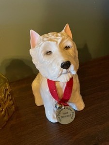 lot 137 image: Candy Dish Variety, Bone China Dog