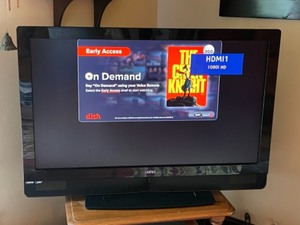 lot 150 image: Television Vizio 42 with Remote 