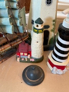 lot 198 image: Nautical Bath Decor Lighthouses, Ships, Basket of Shells, Tapestry