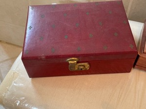 lot 202 image: Jewelry Boxes with Jewelry