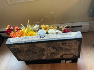 lot 217 image: Trunk with Flowers