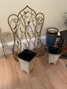 lot 216 image: Floral Decor, Shelves, Car, Candle Holder, Vases