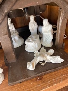 lot 35 image: Beautiful Nativity Sets