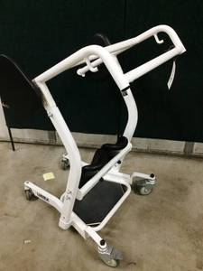 lot 6 image: MSRP $600 LUMEX&nbspSTAND ASSIST PATIENT TRANSPORT ASSISTANCE UNIT TRANSFER AID - EXCELLENT CONDITION - SEE YOUTUBE FOR HOW GREAT THIS STAND WORKS
