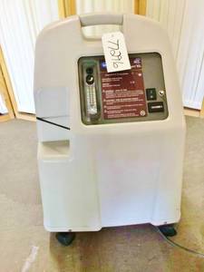 lot 9 image: MSRP $1800 Invacare Platinum XL 5 LITER Oxygen Concentrator - HomeFill II Compatible - Great Working Condition