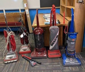lot 359 image: Lot of (5) Vacuums & Bags - Oreck & Hoover