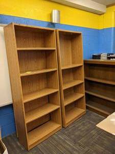 lot 232 image: Set of (2) Classic Bookcases