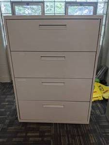 lot 332 image: Wide 4-Drawer Filing Cabinet