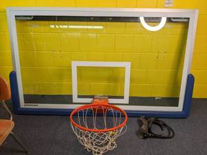 lot 3 image: Porter Basketball Hoop