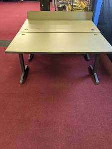 lot 132 image: Set of (3) Tables