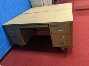 lot 133 image: Set of (2) Desks