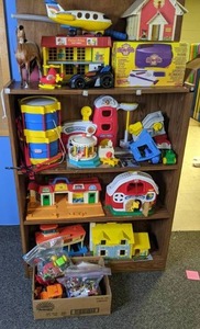 lot 107 image: Small Shelf & Mixed Lot of Toys