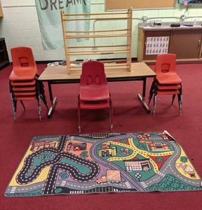 lot 182 image: Rectangular Table, Small Book Shelf, (10) Kids Chairs, & Learning Road Rug