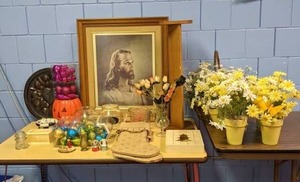 lot 190 image: Mixed Lot of Religious Dcor, Flower Pots w Artificial Flowers, Holiday Decorations, & More