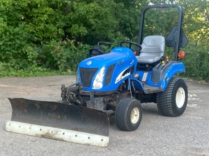 lot 1 image: New Holland TZ24DA Diesel Tractor