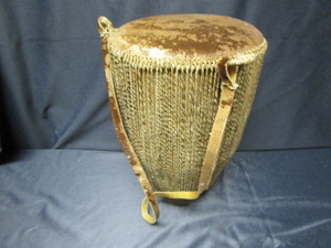 lot 23 image: African Drum