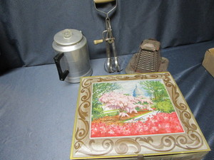 lot 31 image: Vintage Kitchenwares