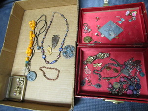 lot 35 image: Costume Jewelry