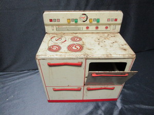 lot 38 image: Wolverine Tin Stove