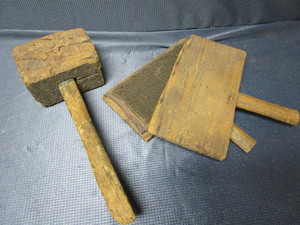 lot 60 image: Mallet & Carders