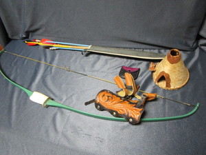 lot 76 image: Vintage Bow, Arrows