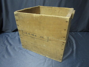 lot 111 image: Vintage Wooden Box