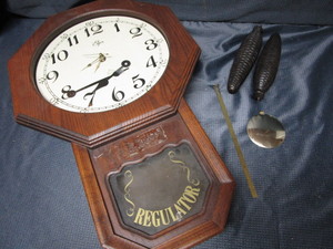 lot 113 image: Elgin Clock