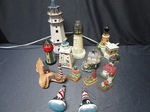 lot 138 image: Lighthouses & Ornaments