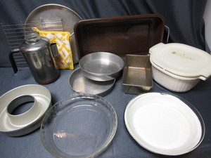 lot 174 image: Kitchenwares