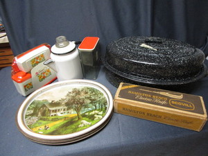 lot 195 image: Kitchenwares