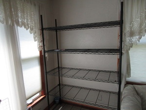 lot 13 image: Wire Shelf